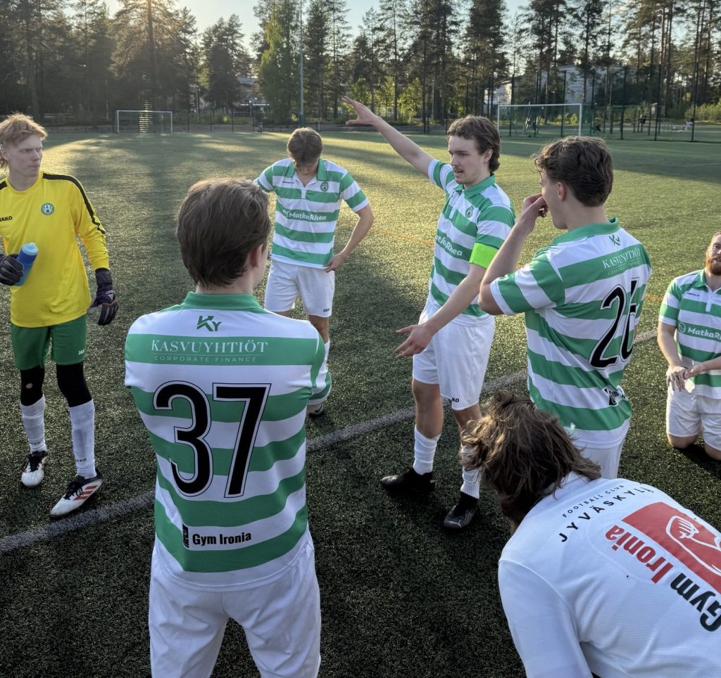 FC Jyväskylä dominoi alusta alkaen – salamavauhti ratkaisi FC Saarijärvi-ottelun